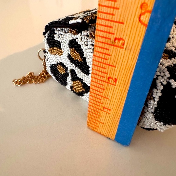 Viral Beaded Leopard Detail With Bee’s Embellishment Chain Crossbody Bag NWT - Picture 10 of 11